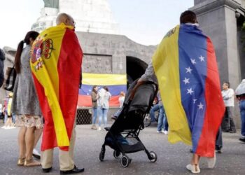 Crean centro de apoyo a los migrantes venezolanos en España