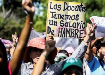 Profesores universitarios de Venezuela exigen mejoras salariales tras dos años sin aumento