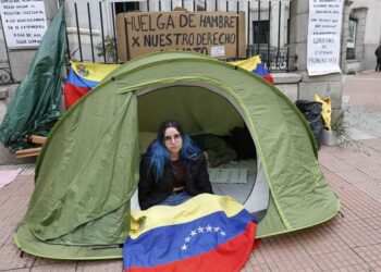 Joven venezolana en huelga de hambre en Madrid exige la apertura del registro electoral