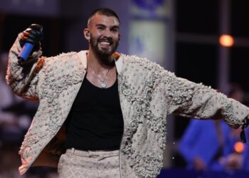 Manuel Turizo y el español Saiko se unen para cantarle a un amor de verano en 'Bahamas'