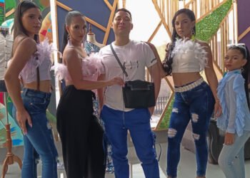 Colección de Víctor Bello presenta creaciones innovadores inspiradas en la feminidad