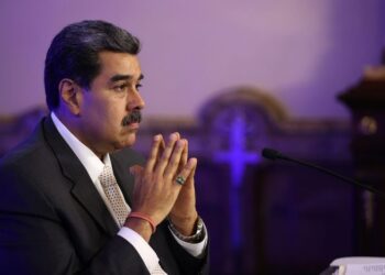 La Justicia argentina ordena investigar "presuntos crímenes" de Maduro en Venezuela