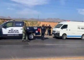 Hallan 8 muertos con signos de tortura y un narcomensaje en carretera del norte de México
