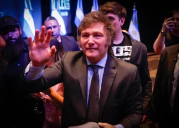 Javier Milei dejará de volar en aviones de aerolíneas comerciales por seguridad