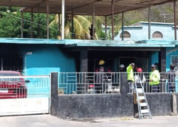 Sobreviviente de incendio en Guanta fue rescatada por su padre