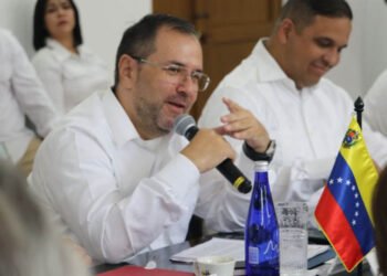 Canciller venezolano asegura que el Tren de Aragua no existe y es una ficción mediática