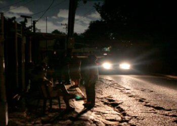 Apagones diarios: 76% de los venezolanos desaprueba el servicio eléctrico