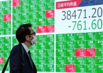 El petróleo casi borra las subidas, mientras las bolsas caen con fuerza tras el ataque de Israel