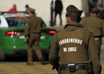 Chile busca sin descanso a autores del asesinato de policías