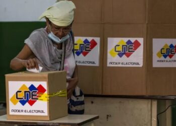 Opositores piden al Congreso español apoyo para elecciones "justas" en Venezuela
