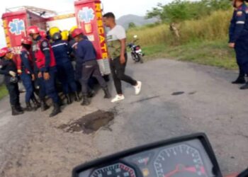 Motorizado resultó herido al impactar con una res en la vía de Cumanacoa