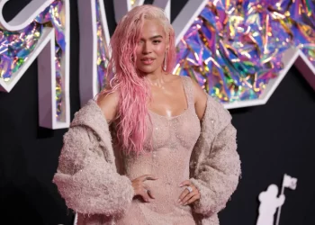Karol G invita a 500 policías a sus dos conciertos en Bogotá