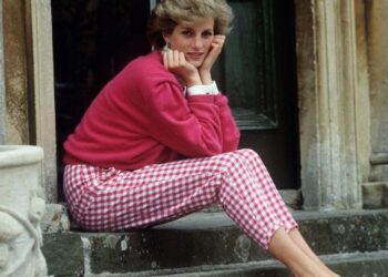 Subastarán el primer contrato de trabajo de la princesa Diana