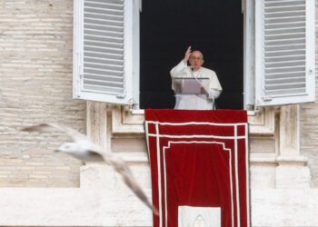 Papa pide el don de la paz a las personas extenuadas por la guerra y el hambre