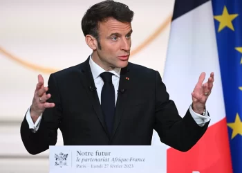 Macron se compromete a trabajar para que no aumente la violencia entre Israel y Líbano