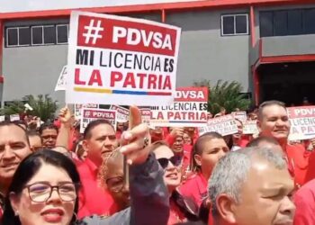 Trabajadores petroleros protestaron contra las sanciones estadounidenses