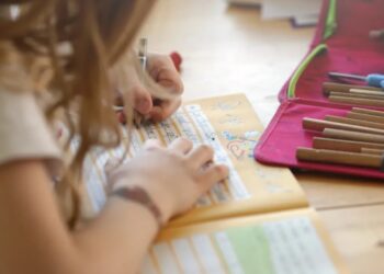 Variantes raras de un gen podrían ser causas de la zurdera