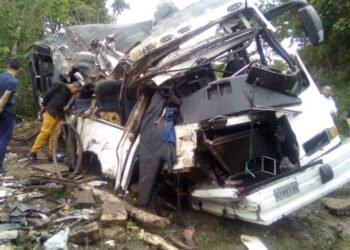 Bus que trasladaba a equipo de baloncesto sucrense se volcó en Caripito con saldo de una persona fallecida
