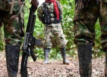 El Ejército colombiano denuncia que disidencia de las FARC profanó cuerpos de soldados muertos