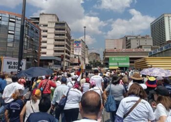 CARACAS | Trabajadores marchan para exigirle al Estado venezolano aumento salarial y de pensiones