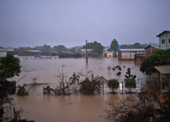 Suben a 148 los muertos por las inundaciones en el sur de Brasil