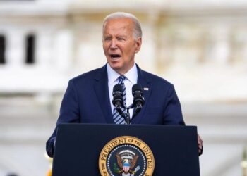 Biden liberará un millón de barriles de gasolina para reducir precios