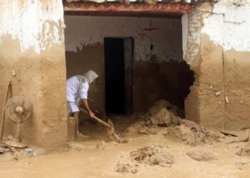 Al menos 300 muertos por las inundaciones en Afganistán, según PMA