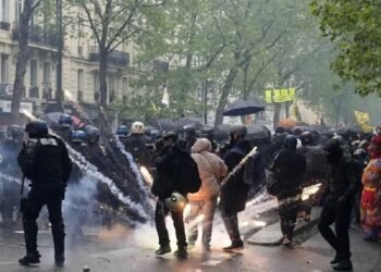 Altercados y detenciones durante la manifestación del 1 de mayo en París