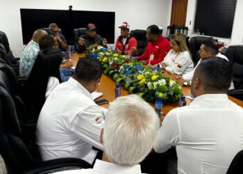 Trabajadores se reúnen con miembros de Petrolera Roraima para definir acciones