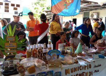 Estudiantes la UPTP Luis Mariano Rivera  realizaron una feria sobre gastronomía sucrense