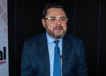 Antonio Ecarri: Venezuela no está para transición sino para cambio de gobierno