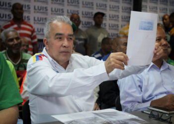 Candidato Luis Eduardo Martínez promete salario mínimo de 300 dólares si gana la Presidencia