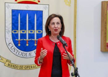 Ministra española advirtió de que enviar tropas a Ucrania puede servir de pretexto a Putin