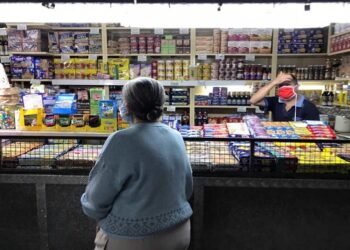 Un venezolano necesita 109 dólares al mes para cubrir gastos de alimentos