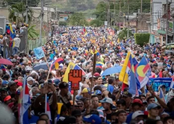 Se acelera la carrera presidencial en Venezuela a menos de dos meses de las elecciones