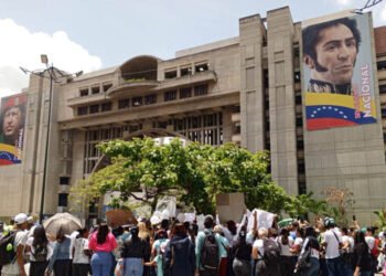 Gobierno dice que continúa la atención de denuncias de familiares de presos