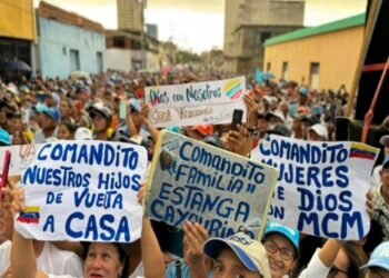 Participación espontánea de electores en movilizaciones marca diferencia respecto a otros comicios, según especialistas