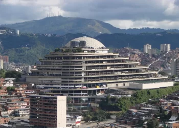 Tres activistas políticos detenidos en La Guaira serán recluidos en El Helicoide, denunció VP
