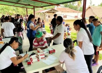 Ministerio de Salud ofrece atención médica a poblaciones indígenas con el apoyo técnico de la OPS