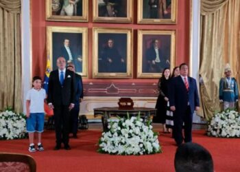 Los restos de Cristóbal Mendoza ya están en el Panteón Nacional