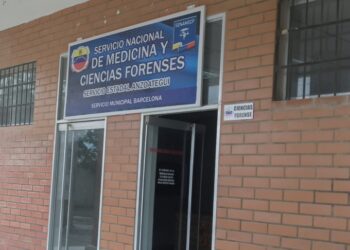 Ingresan cuerpo con múltiples heridas de bala en el Senamecf de Barcelona