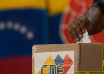 <strong>Especialistas mantienen como escenario posible transición y negociación luego del 28-J</strong>