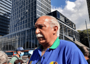 Édgar Machado advierte que estudiantes pasan de grado sin saber leer ni sumar