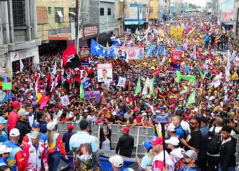 Maduro asegura que la oposición busca "una hecatombe" para cambiar el curso de elecciones