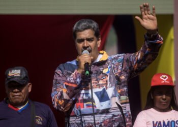 Rechazan constantes descalificativos de Maduro a prensa extranjera