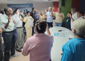 Vente Venezuela juramenta comandito de profesionales y técnicos de Caroní