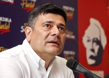 El dirigente opositor Freddy Superlano fue detenido por autoridades del Estado (+Video)