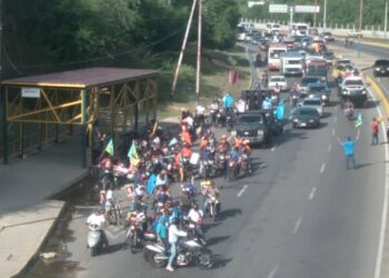 Oposición en Anzoátegui inició campaña electoral con caravana (+Videos)