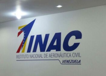 Autoridades aeronáuticas en alerta ante el huracán Beryl de categoría 4