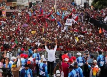 Maduro: “Soy el único candidato que tiene el apoyo de los militares y las fuerzas policiales”